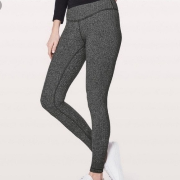 Lululemon Wunder Unders - Picture 3 of 6